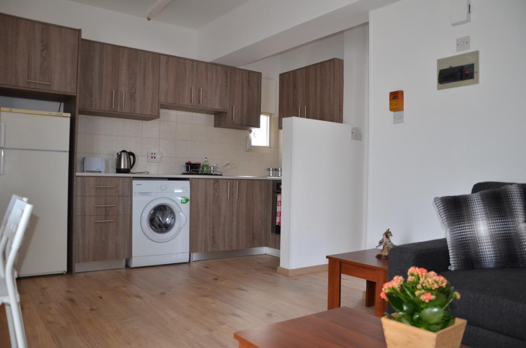 Surf & Sun Holiday Apartments Limasol Dış mekan fotoğraf