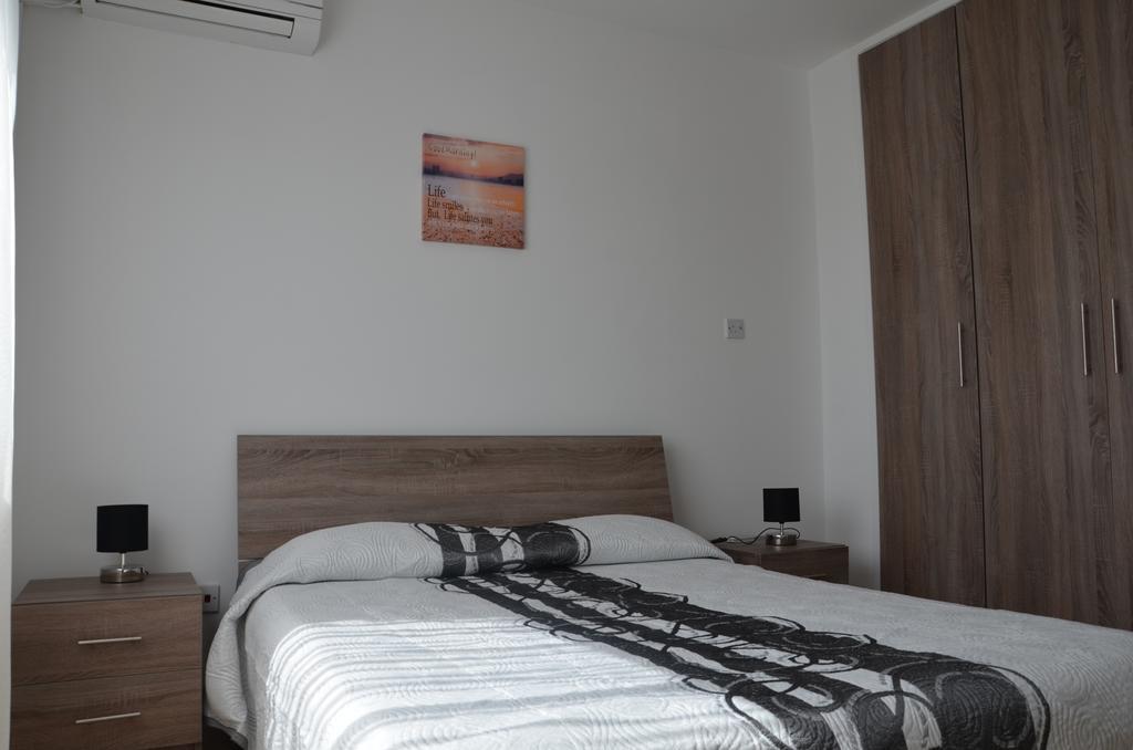 Surf & Sun Holiday Apartments Limasol Dış mekan fotoğraf