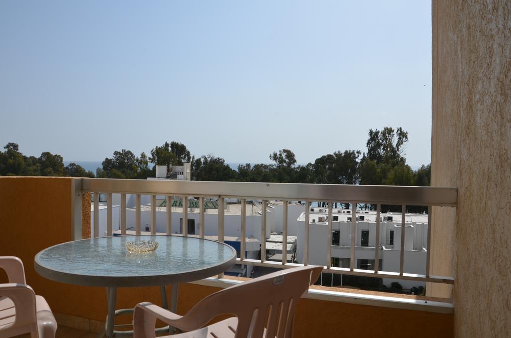 Surf & Sun Holiday Apartments Limasol Dış mekan fotoğraf