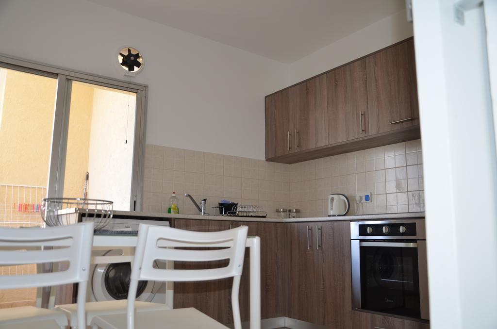 Surf & Sun Holiday Apartments Limasol Dış mekan fotoğraf